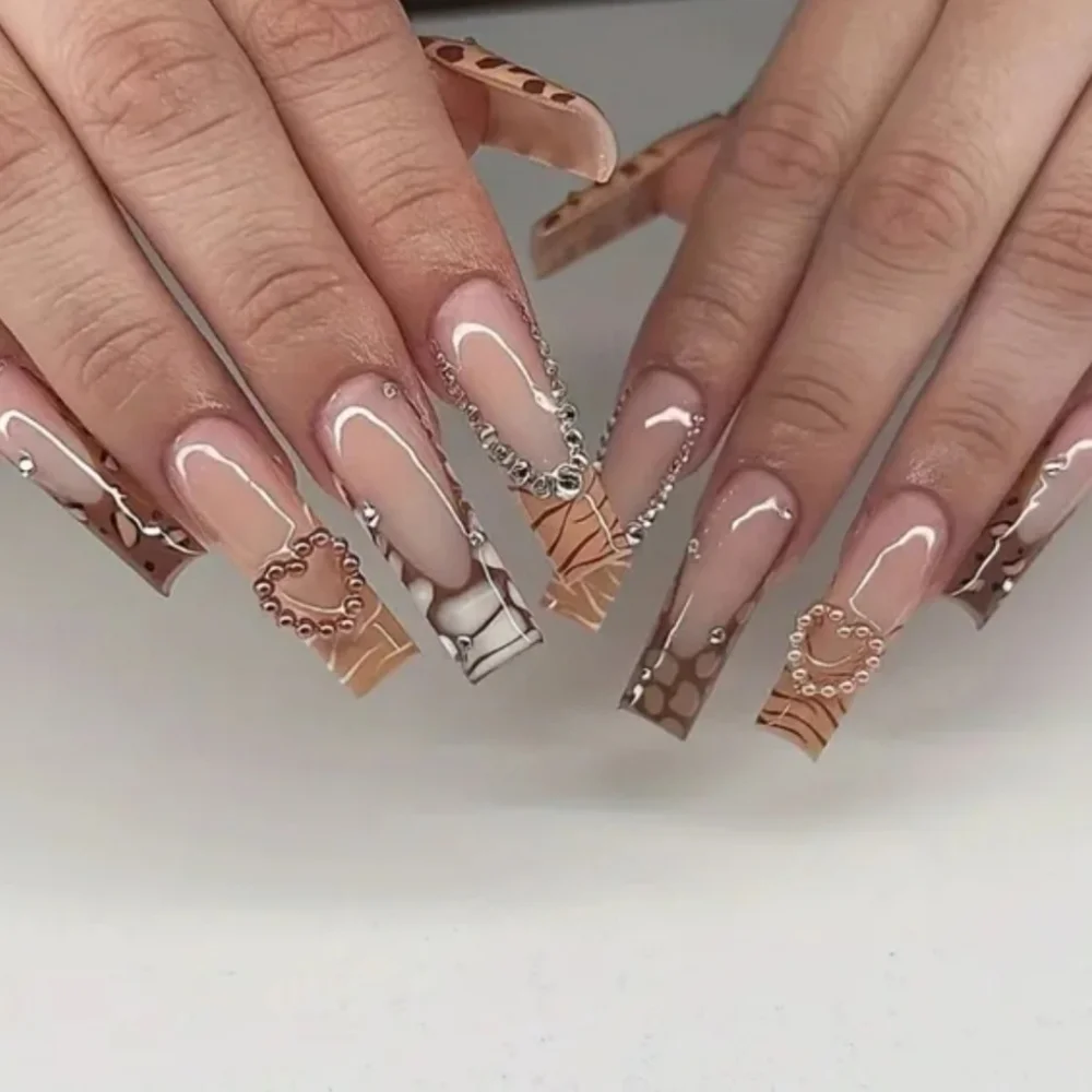 24 Pieces Fake press on nails